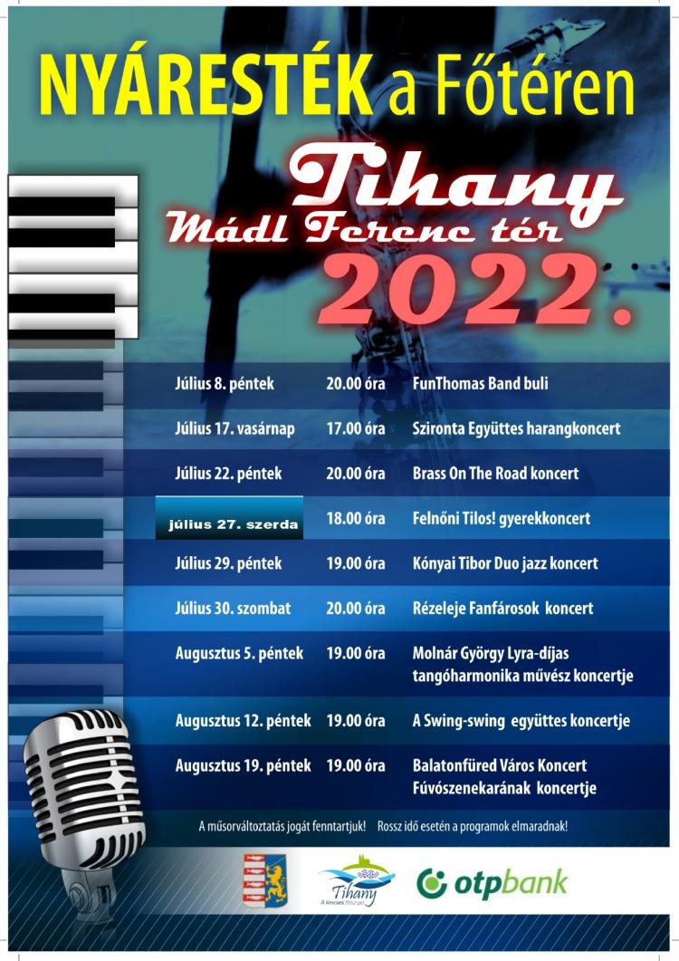 Nyáresték a főtéren